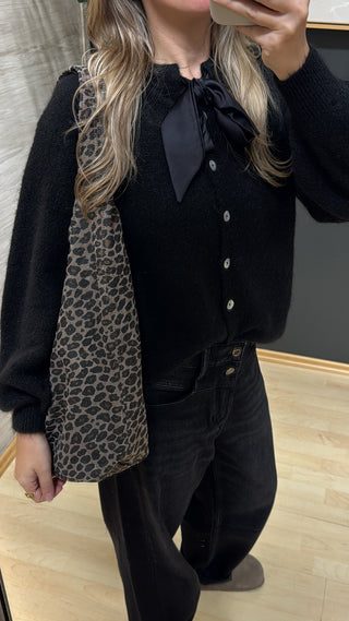 Strickjacke mit Satin-Schleife “Disa“