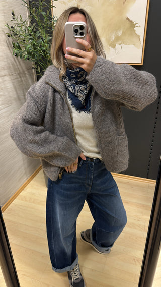 Flauschige Strickjacke mit Zip-Kragen „Clara“