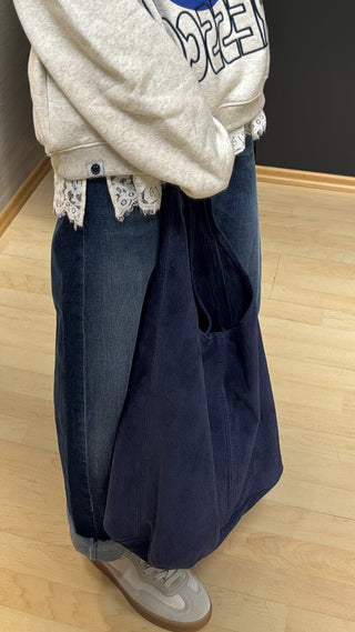 Lässige Leder-Beuteltasche mit Zip “Henni“