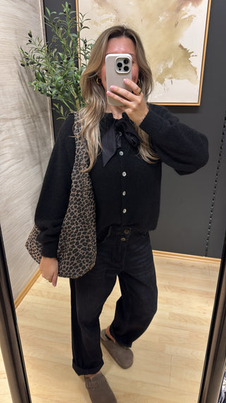 Strickjacke mit Satin-Schleife “Disa“