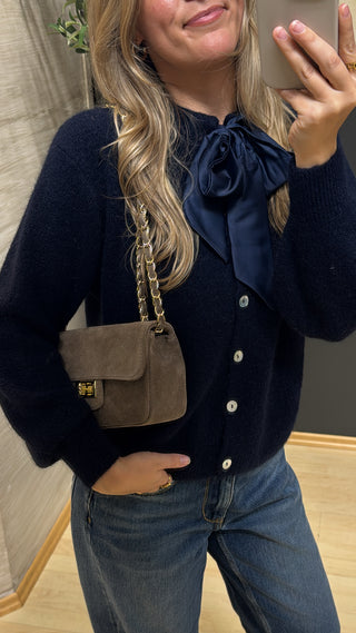 Strickjacke mit Satin-Schleife “Disa“