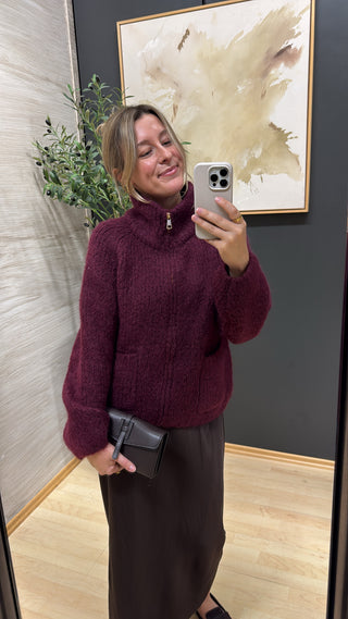 Flauschige Strickjacke mit Zip-Kragen „Clara“