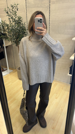 Rollkragen Strickpullover „Oriana“ – Greige meliert