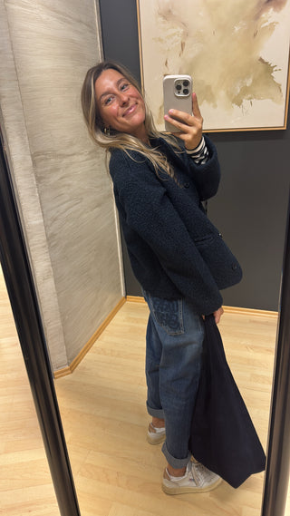 asmo-oldenburg-mode-damen-boucle-jacke-dunkelblau-outfit