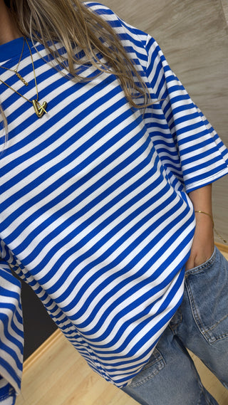 damen-shirt-asmo-oversized-weiss-blau-shirt-gestreift-jeans-outfit-damen-detail