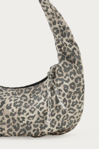 Schultertasche aus Washed Denim