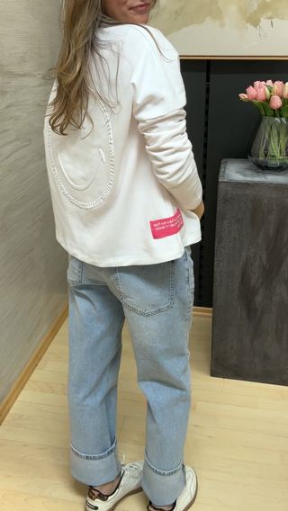 weisser-smiley-sweater-sweatshirt-damen-langarm-weiss-theshirtproject-asmo